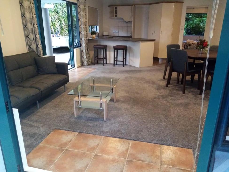 Gulf Harbour Guest House Apartment 奥克兰 外观 照片